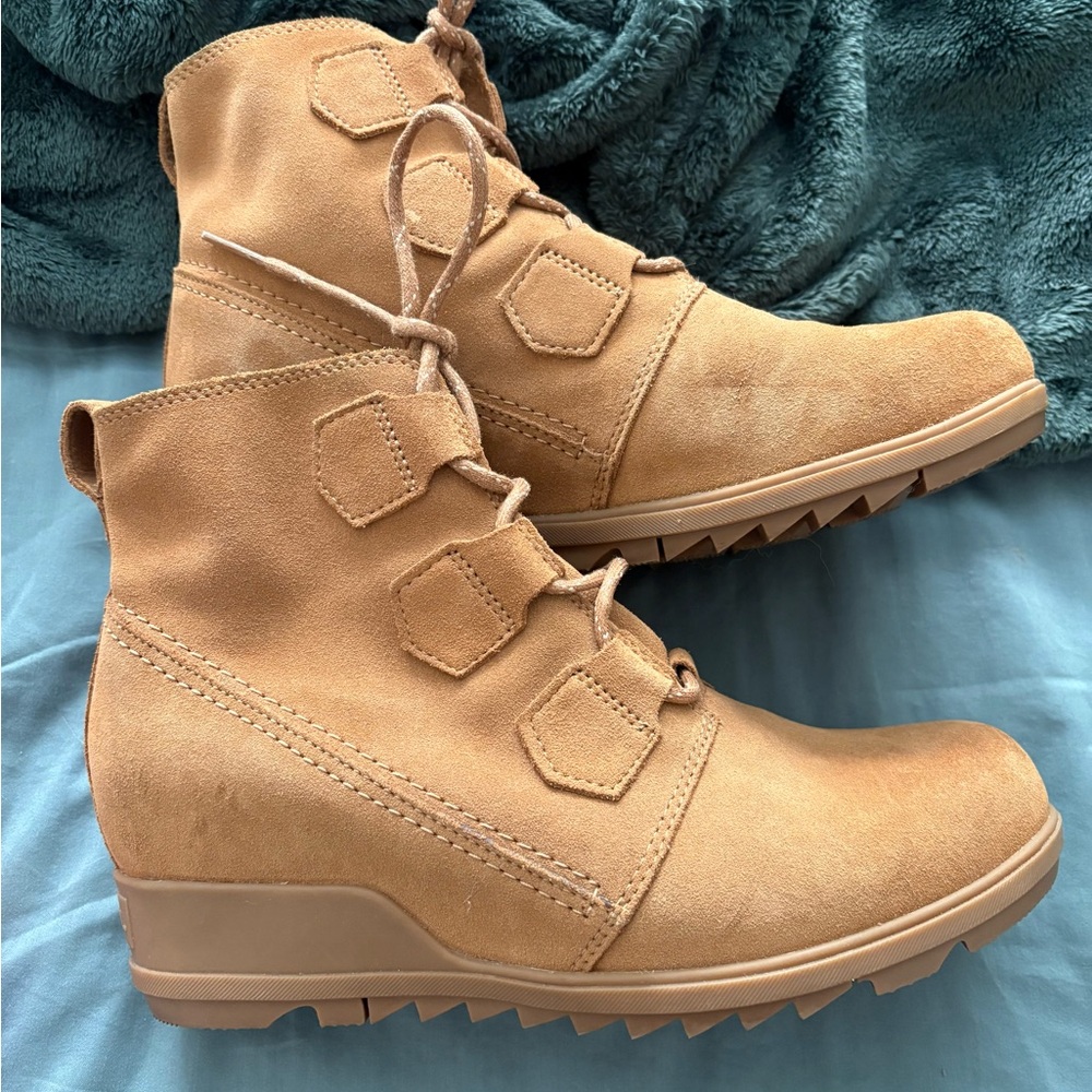 SOLD Sorel suede boots